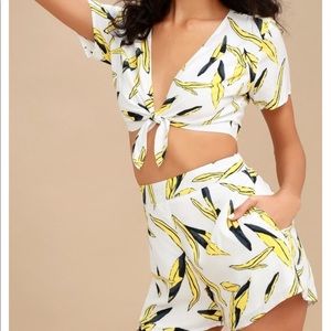 BANANA LEAF SET LULUS